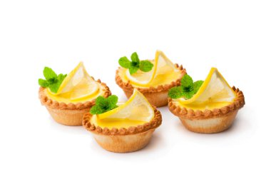 beyaz izole limon ile yumurta kremalı tart 