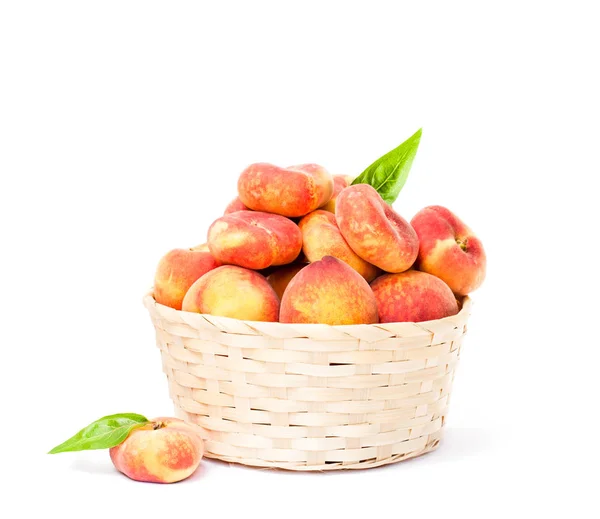 Peaches  in basket isolated — Stock Photo, Image