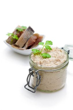 Beyaz izole ringa buradan Forshmak Yapıştır 