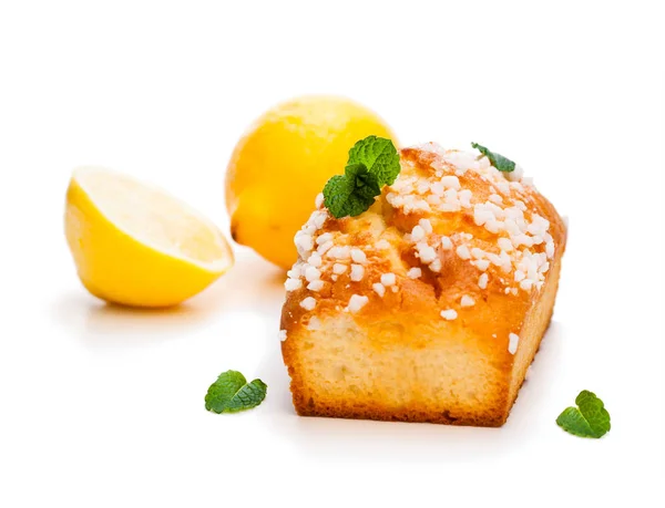 Cytrynowe ciasto na białym tle — Zdjęcie stockowe