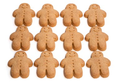 Beyaz üzerine izole edilmiş fırında zencefilli kurabiye. 