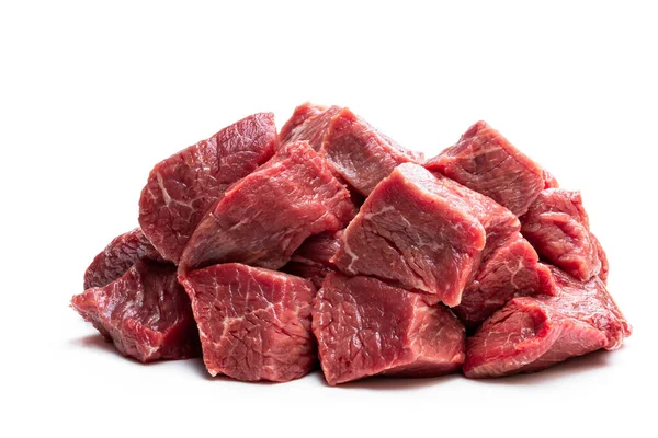Gesneden rauw rundvlees geïsoleerd op wit — Stockfoto