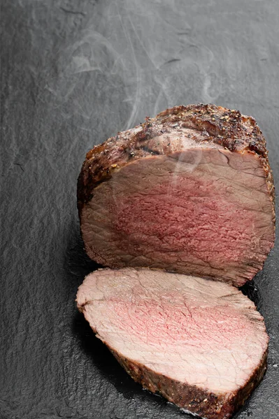 Carne Asada Sobre Fondo Piedra Negra — Foto de Stock