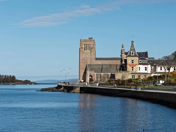 Oban, Skottland,-8 maj, 2015, Oban bay, St Columba katedral och Al — Stockfoto