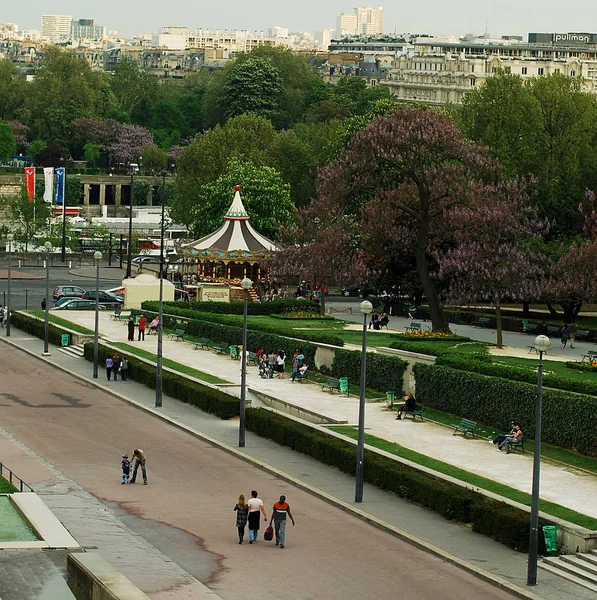 Turister Och Rättvis Carousel Gata Paris Frankrike — Stockfoto