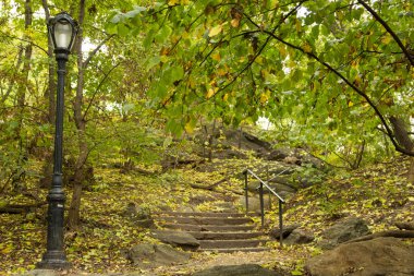 Lamba Posta ile Yürüyen Yol