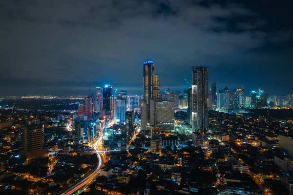 Городской пейзаж Манилы в голубой час — стоковое фото