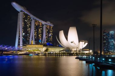 Singapur, gece