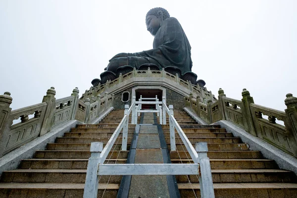 Großer Buddha auf der Insel Lantau — Stockfoto