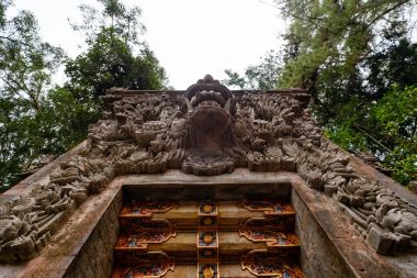 Kapı kapı tapınağa Bali