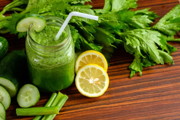 Celery and cucumber smoothie — Stock Photo, Image