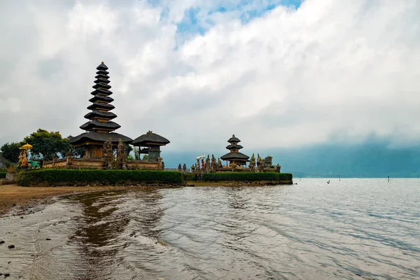 Pura Ulun Danu Bratan - Bali — стокове фото