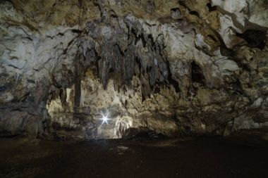 Hoyop Hoyopan mağara Bicol alanında, Filipinler