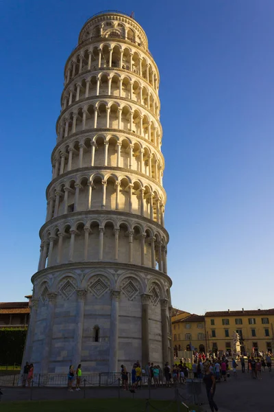 比萨斜塔在意大利比萨 — 图库照片