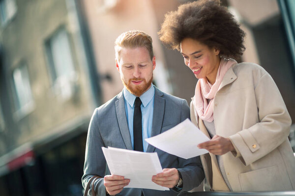 Пара смешанных рас
 