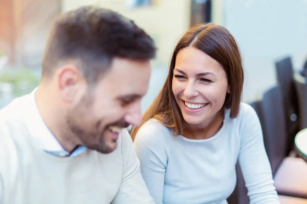 Couple in restaurant outdoor — Stock Photo, Image