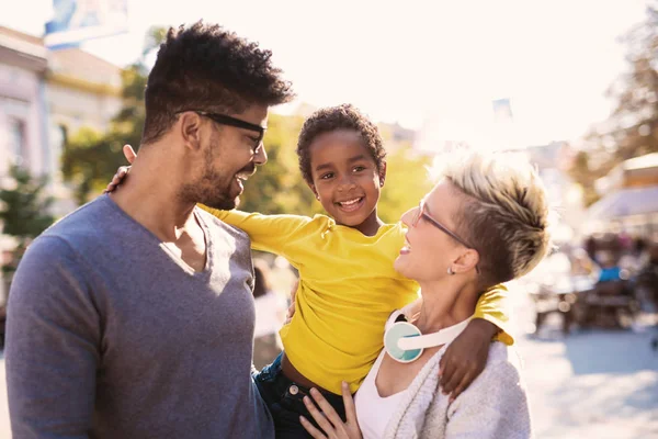 Mixed race family — Stock Photo, Image