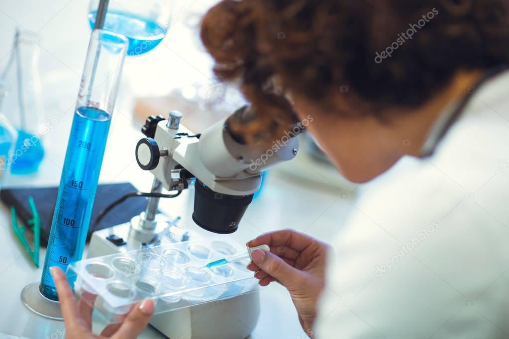 Woman scienist in laboratory