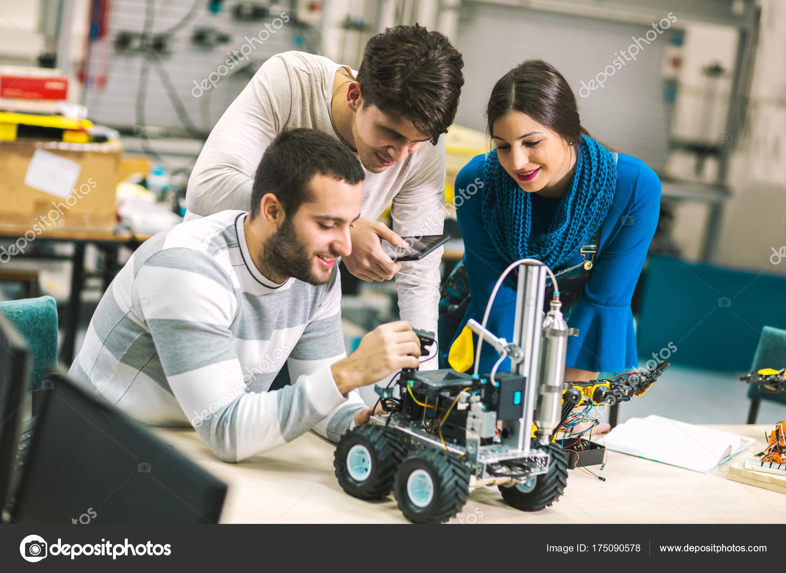 Соревнования по робототехнике. Инженер робототехник. Робототехник профессия. Робототехника в школе. Робототехника студенты.