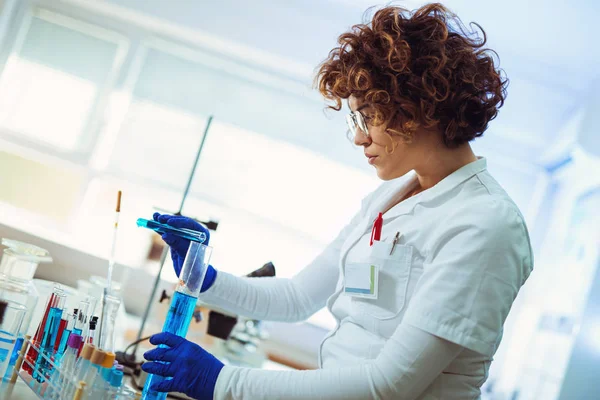 Young Female Scientist Protective Glasses Gloves Preparing Liquid Substance Test — Stock Photo, Image