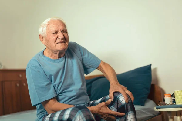 Homme Âgé Souffrant Arthrose Douleur Genou — Photo