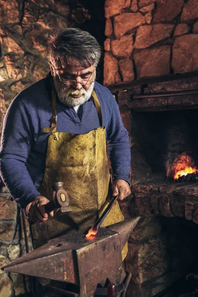 Senior Blacksmith Forge Iron Work — Stock Photo, Image