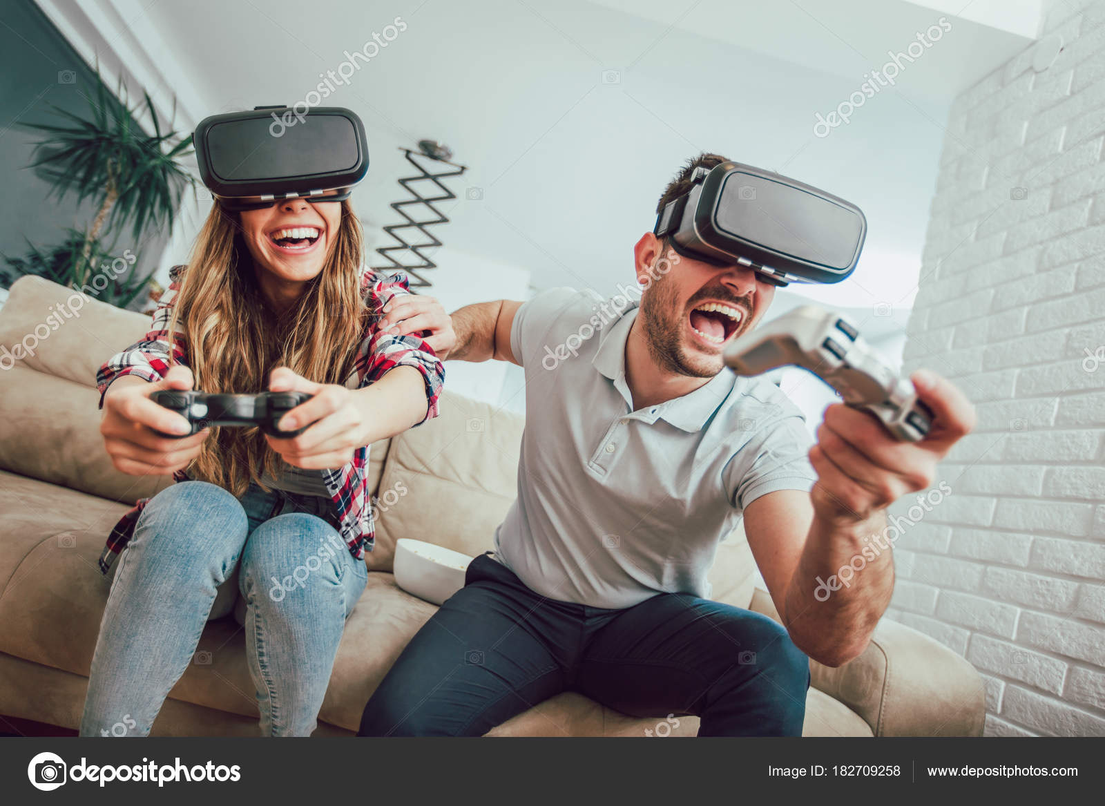 Fun vr games to play with friends deals