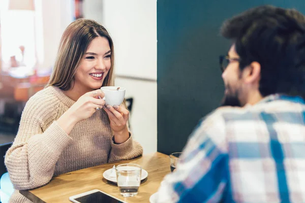 Duas Pessoas Café Gostando Passar Tempo Umas Com Outras — Fotografia de Stock