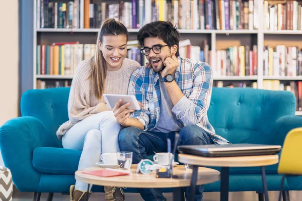 Young Couple Having Fun Using Digital Tablet Indoor Cafe — Stock Photo, Image