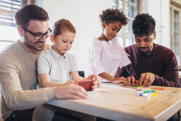 Two Fathers Playing Educational Games Children Having Fun — Stock Photo, Image