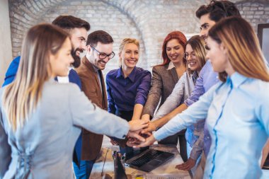 Başarılı girişimciler ve iş adamları hedeflerine ulaşıyor