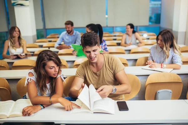 Studenten Schulmaedchen Debuetantin Onanieren