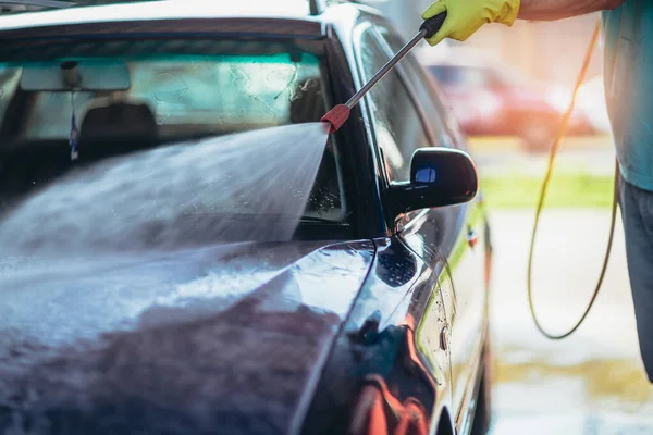 Mycie Samochodów Czyszczenie Samochodu Przy Użyciu Wody Wysokociśnieniowej — Zdjęcie stockowe