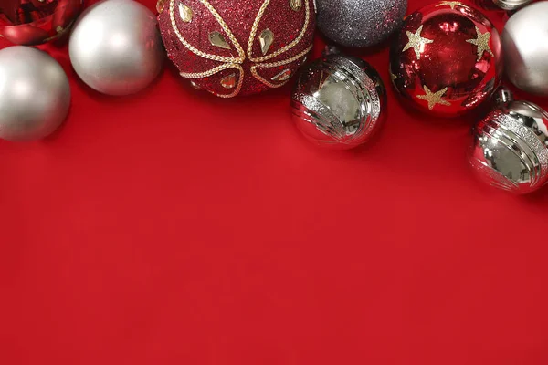 Czerwone tło dekoracji Boże Narodzenie — Zdjęcie stockowe