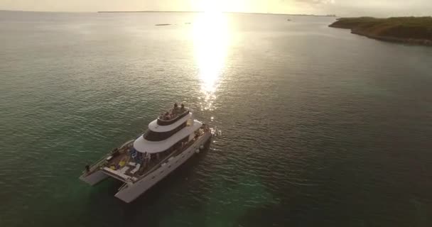 Csónakot fél a Bahama-szigetek — Stock videók