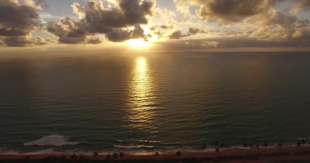 Wunderschöner Sonnenuntergang auf den Bahamas — Stockvideo