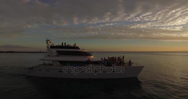 Bootsparty auf Bahamas — Stockvideo