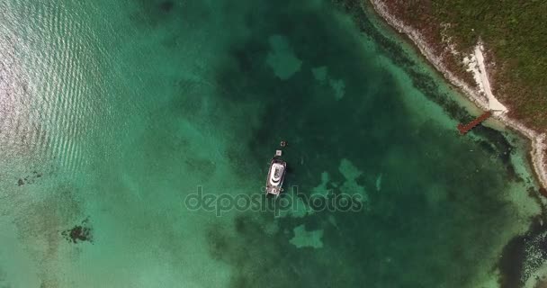 Utsikt över Yacht i Bahamas — Stockvideo