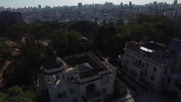 Vliegen over Ipiranga in Sao Paulo — Stockvideo