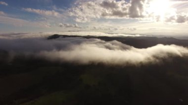 Bulutların üzerinde hava atış