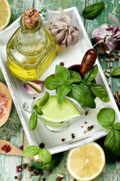 Sos świeżym pesto — ストック写真