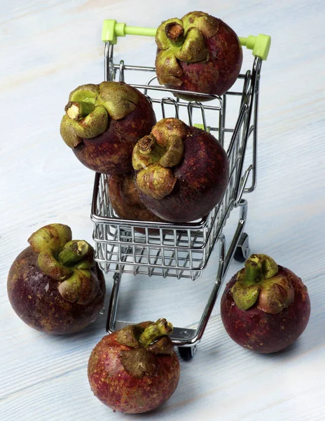 Arrangement von frischem Mangostan — Stockfoto