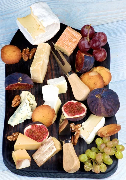 Gurmánský sýrový talíř — Stock fotografie