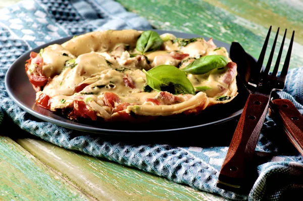 Tortilla esponjosa con verduras — Foto de Stock