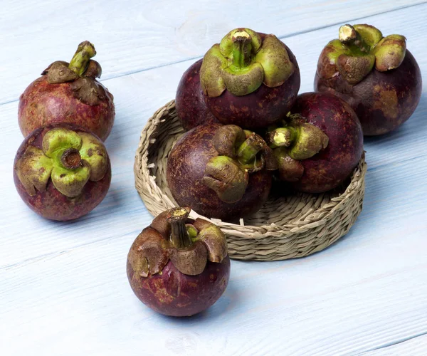 Arrangemang av färsk mangostan — Stockfoto