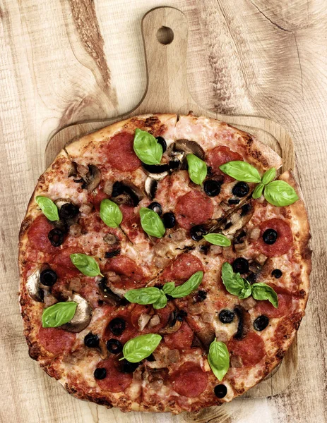 Pepperoni and Mushrooms Pizza — Stock Photo, Image
