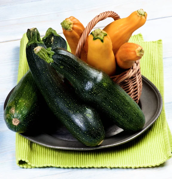 Zucchine colorate fresche — Foto Stock