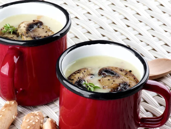 Soupe à la crème aux champignons — Photo