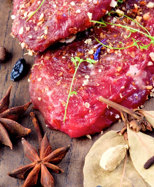 Carne cruda marinada — Foto de Stock