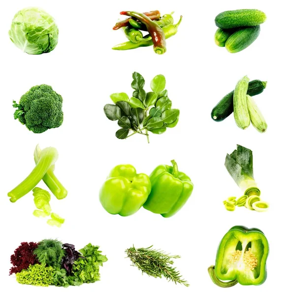 緑の野菜とハーブのコレクションキャベツ ブロッコリー ピーマン ローズマリー カファーライムの葉 キュウリ セロリ ズッキーニを白い背景に隔離 ロイヤリティフリーのストック画像
